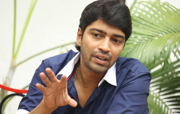 hero allari naresh,allari naresh new movies,allari naresh in mohan babu movie,allari naresh in kannada movie victory remake  అప్పుడు మహా బిజీ.. ఇప్పుడు రెండుతో సరి.! 